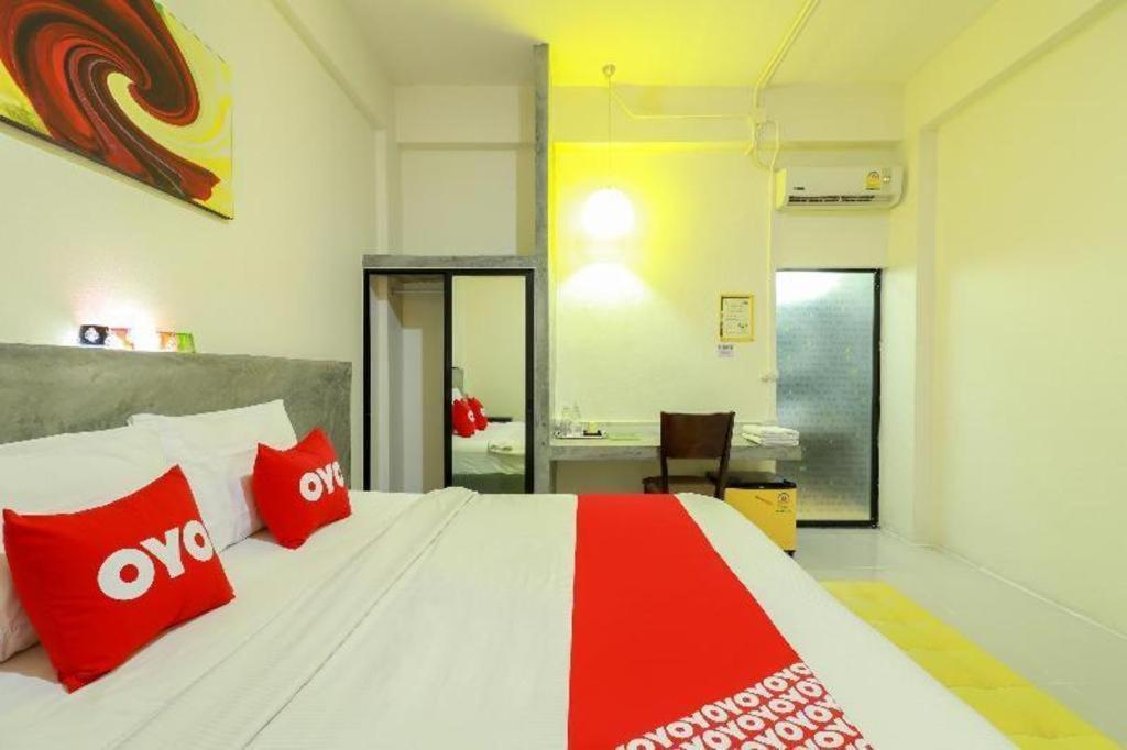 Oyo 412 7 Days Hotel Chiang Mai Exterior photo