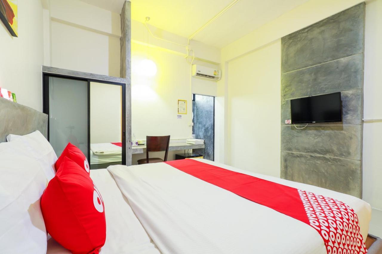 Oyo 412 7 Days Hotel Chiang Mai Exterior photo