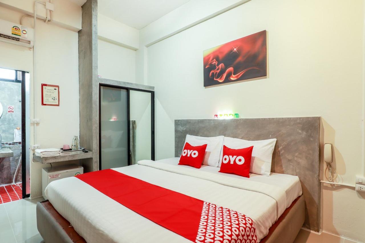 Oyo 412 7 Days Hotel Chiang Mai Exterior photo